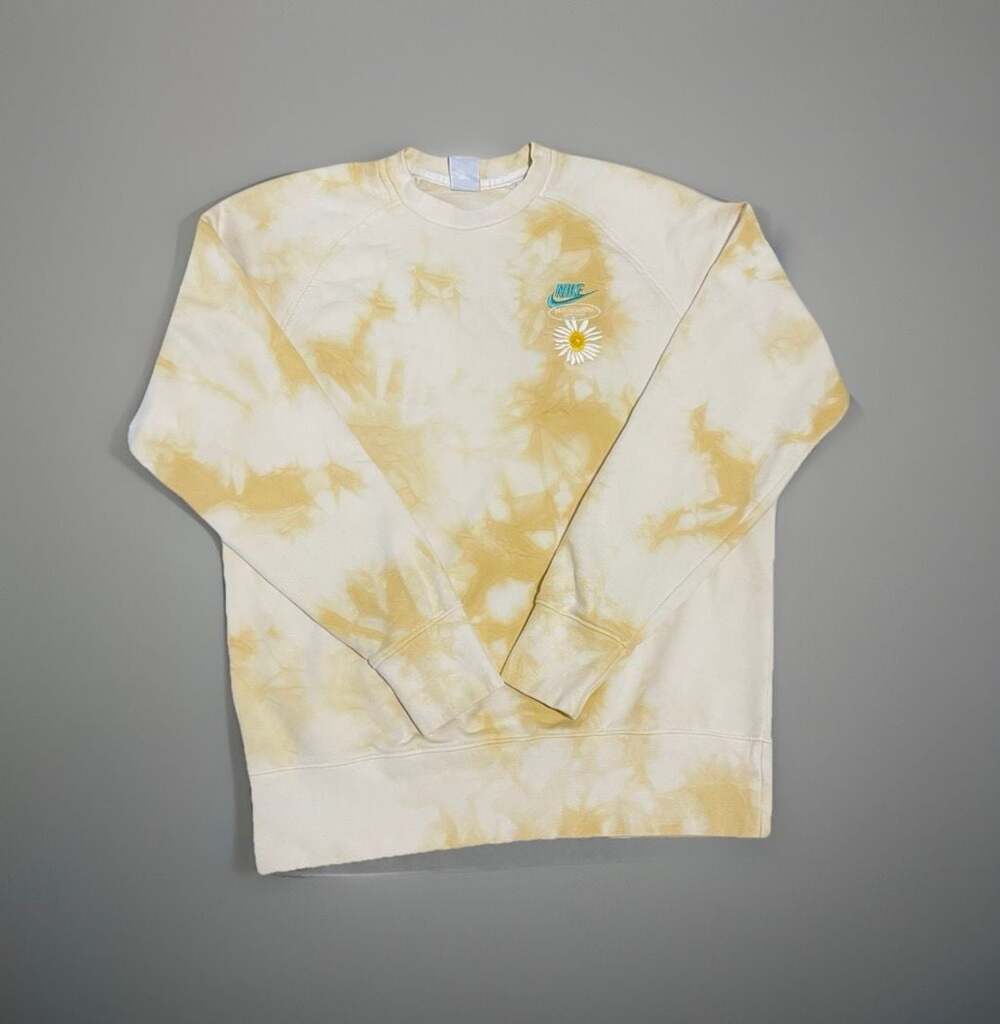 Nike Sportswear “Have a Nike Day” Daisy Tie-Dye Crewneck Sweatshirt Size L